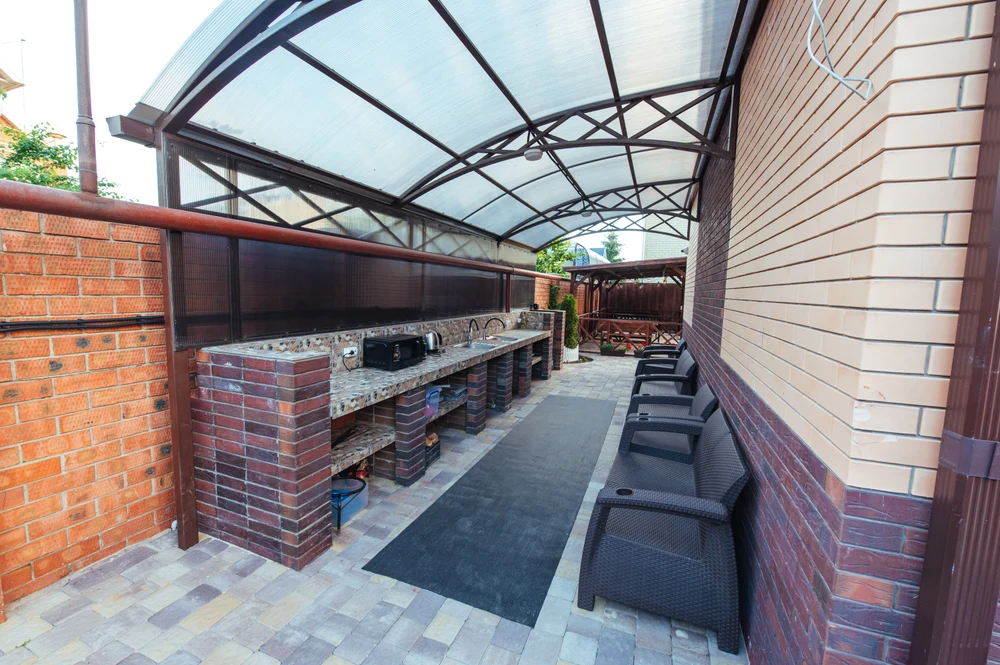 HOUSE 9