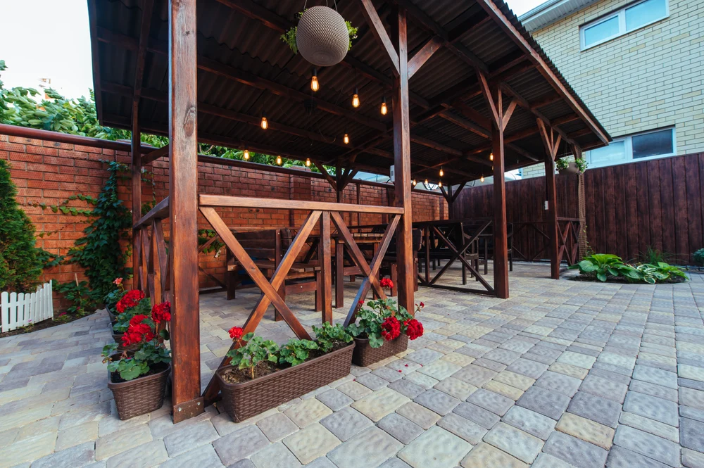 HOUSE 9